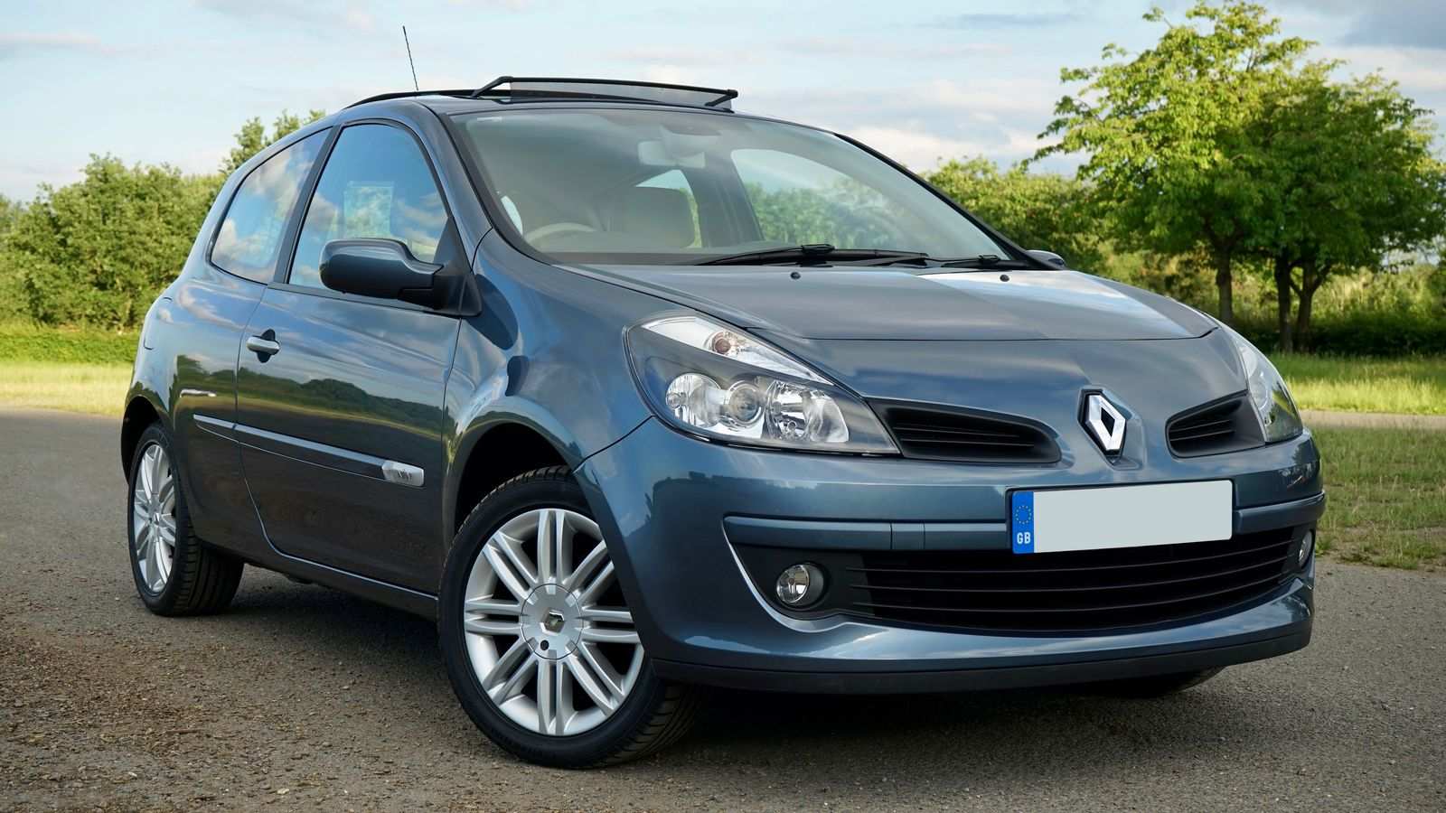 Ekonomik sınıf hatchback otomobil
